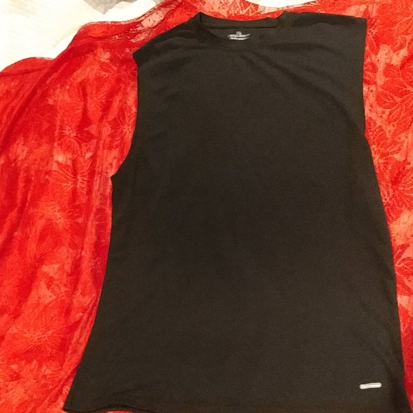 russell training fit sleeveless shirt
